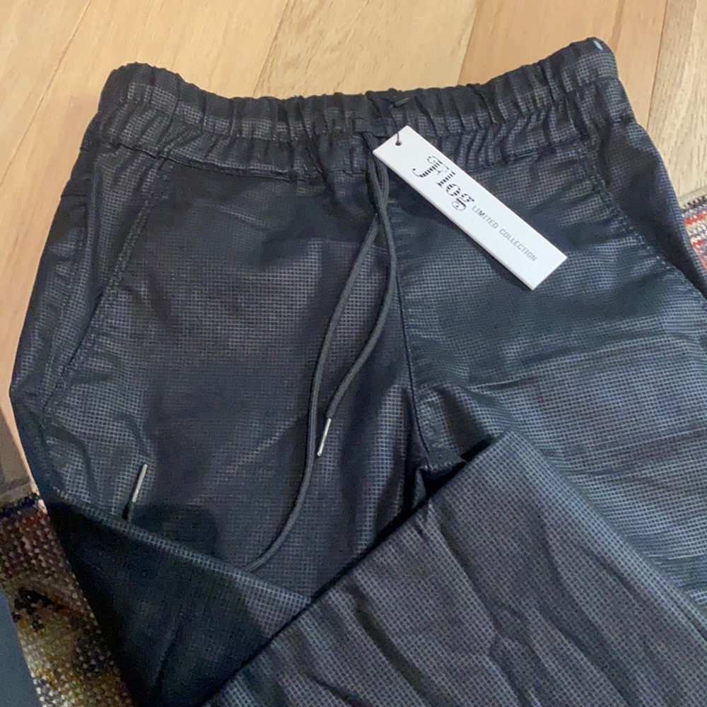 BEVY FLOG Black Textured Jogger Pants